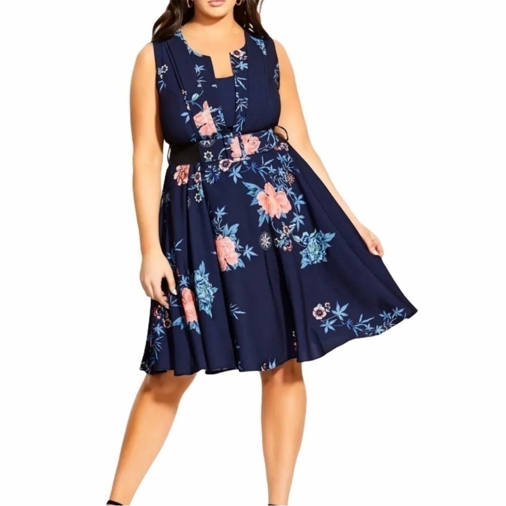 Like New! City Chic Aika Floral Dress, Size XS/14, Blue Floral Print